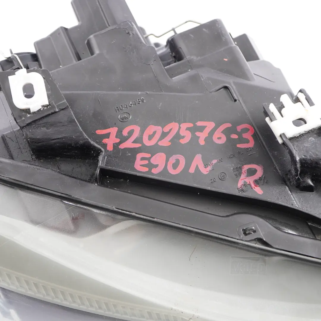 Headlight Lamp Driver Side Right O/S Front to BMW 3 Series E90 E91 LCI with Part number 7202576 BMW 3 Series E90 E91 LCI Headlight Lamp Driver Side Right O/S Front - SKU rhd-7202576-3 - Part number 7202576