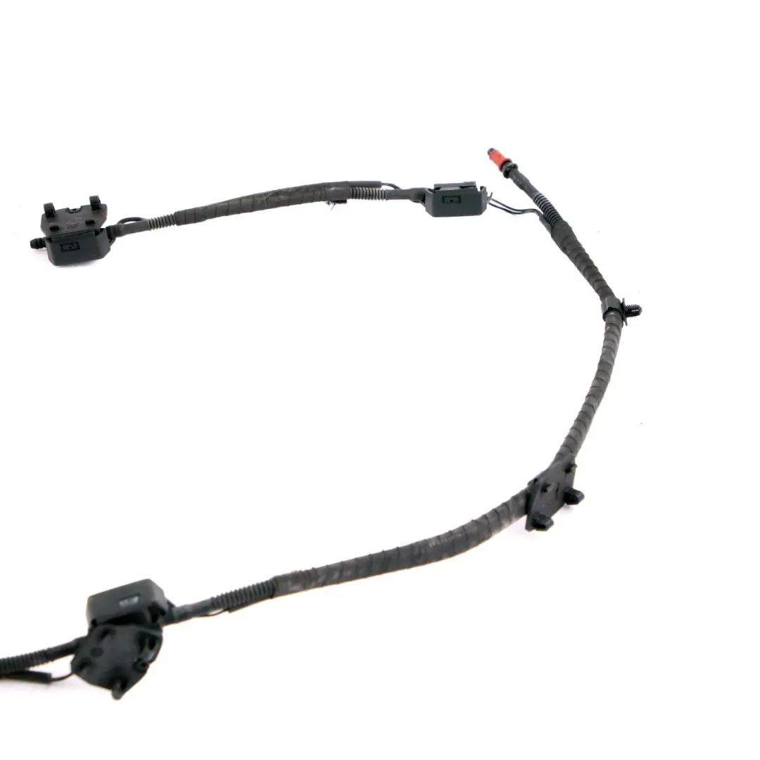 Nozzle Chain Windscreen Washer System to BMW 5 Series F10 F11 LCI with Part number 7205118 BMW 5 Series F10 F11 LCI Nozzle Chain Windscreen Washer System - SKU rhd-7205118 - Part number 7205118