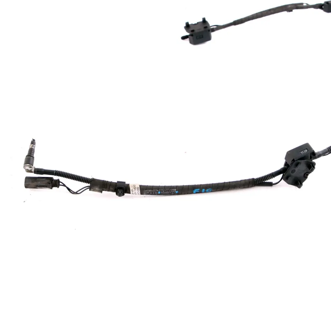 Nozzle Chain Windscreen Washer System to BMW 5 Series F10 F11 LCI with Part number 7205118 BMW 5 Series F10 F11 LCI Nozzle Chain Windscreen Washer System - SKU rhd-7205118 - Part number 7205118