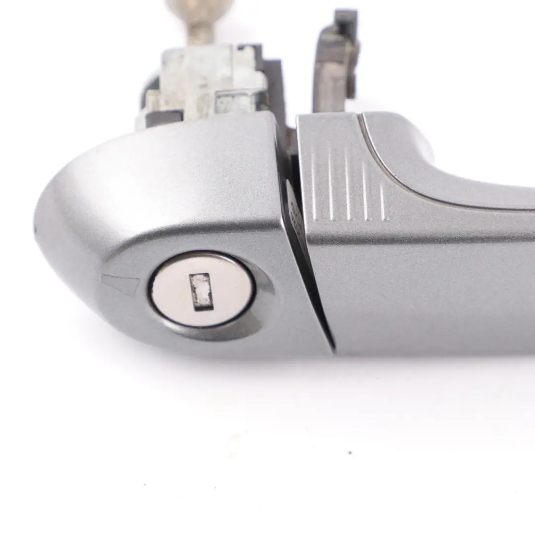 Grab Handle Front Door Right O/S Comfort Access Space Grey A52 to BMW E93 with Part number 7207572 BMW E93 Grab Handle Front Door Right O/S Comfort Access Space Grey A52 - SKU rhd-7207572-SCG1 - Part number 7207572