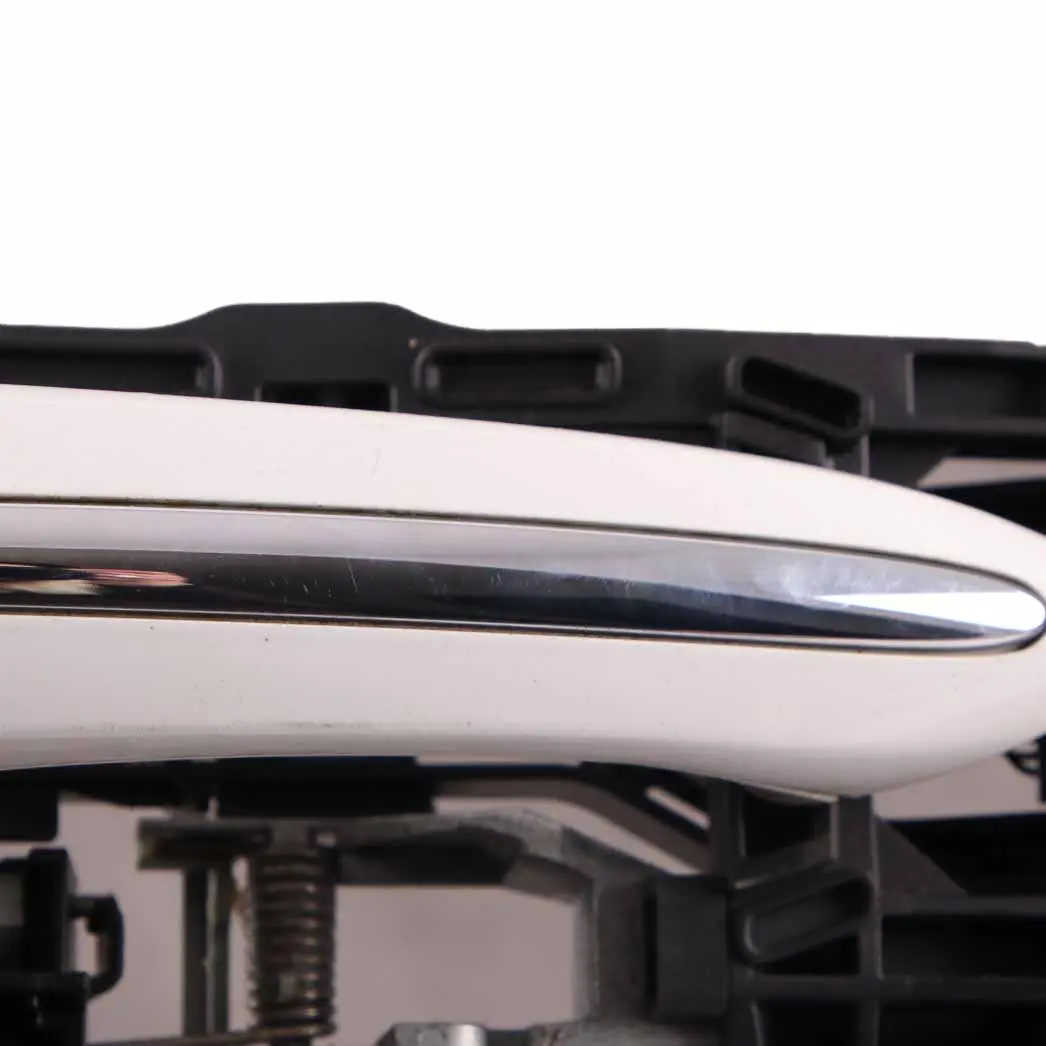Door Handle BMW F01 F10 F11 Grab Outside Front Right O/S Alpine White - 300 to with Part number 7231928 Door Handle BMW F01 F10 F11 Grab Outside Front Right O/S Alpine White - 300 - SKU rhd-7231928-AW - Part number 7231928