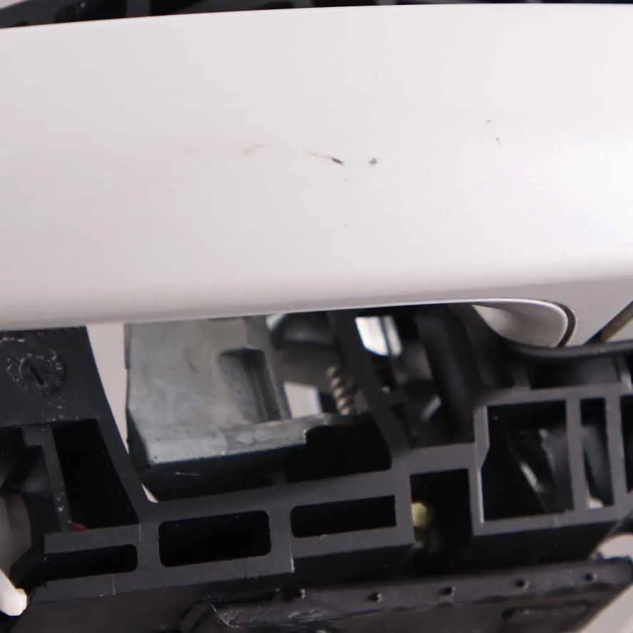Grab Handle Door Front Left N/S Outside Mineralweiss Mineral White A96 to BMW F20 with Part number 7242575 BMW F20 Grab Handle Door Front Left N/S Outside Mineralweiss Mineral White A96 - SKU rhd-7242575-MW1 - Part number 7242575