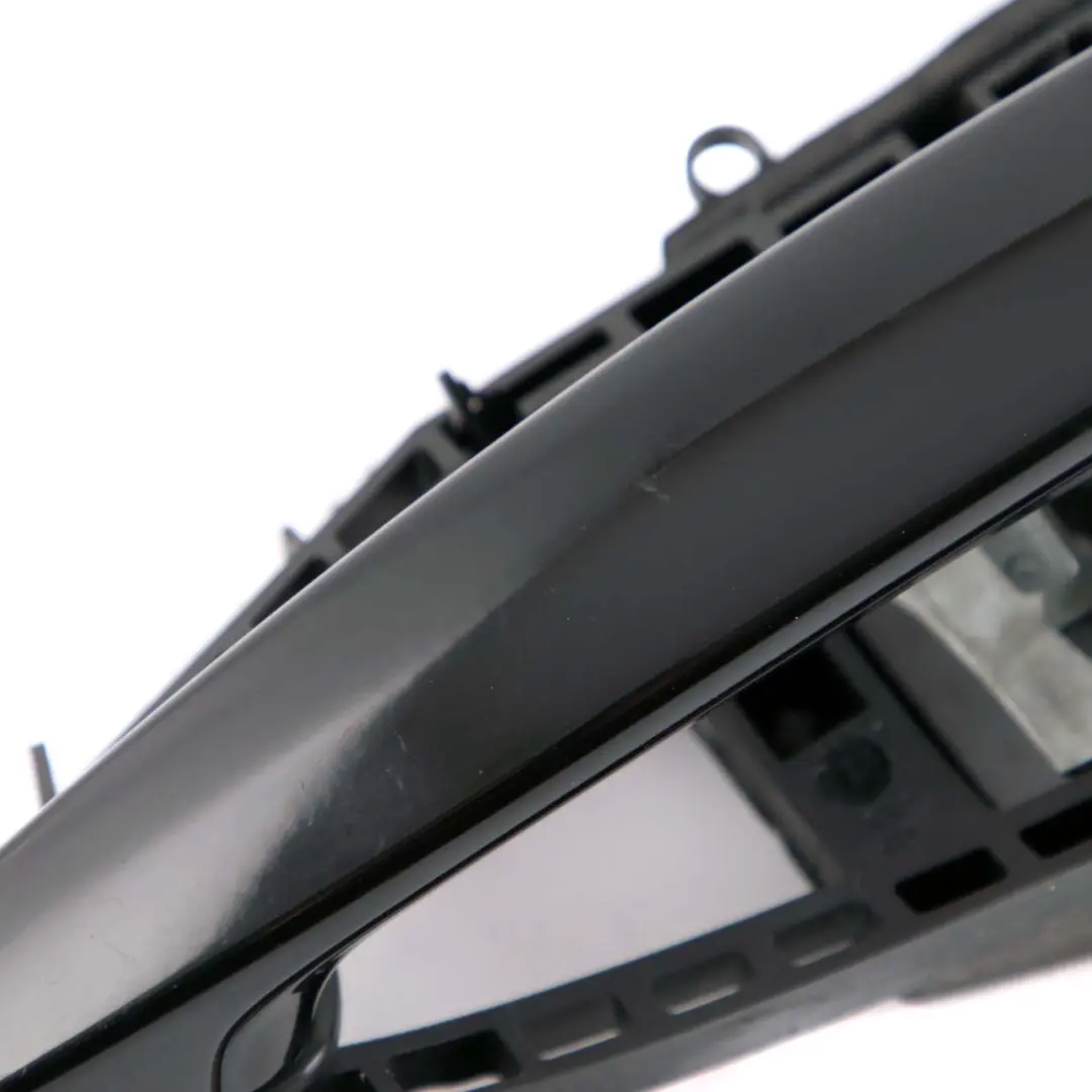 Complete Front Right Grab Handle O/S Schwarz 2 Black 668 to BMW 1 Series F20 with Part number 7242575 BMW 1 Series F20 Complete Front Right Grab Handle O/S Schwarz 2 Black 668 - SKU rhd-7242575-SCH - Part number 7242575