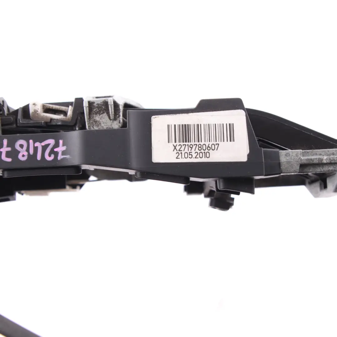 Handle Carrier BMW F07 GT Front Right O/S Driver Base Grab to with Part number 7248710 Handle Carrier BMW F07 GT Front Right O/S Driver Base Grab - SKU rhd-7248710 - Part number 7248710