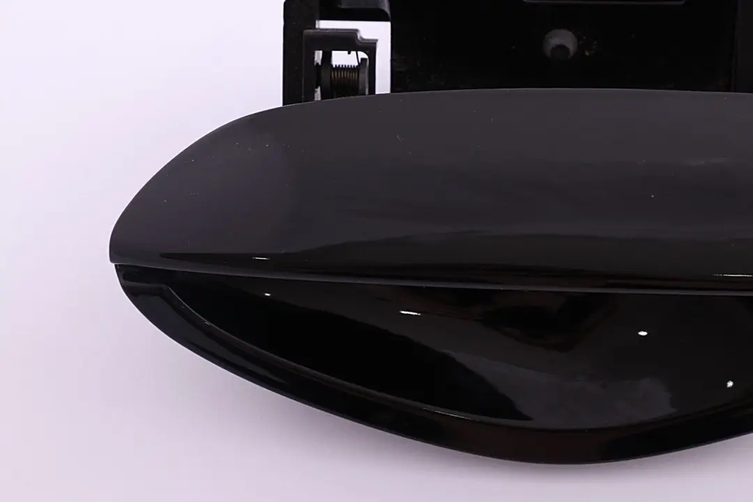 Outer Door Opener Left Grab Handle Cover N/S Schwarz 2 Black to BMW Z4 Series E89 with Part number 7250113 BMW Z4 Series E89 Outer Door Opener Left Grab Handle Cover N/S Schwarz 2 Black - SKU rhd-7250113-SCH - Part number 7250113