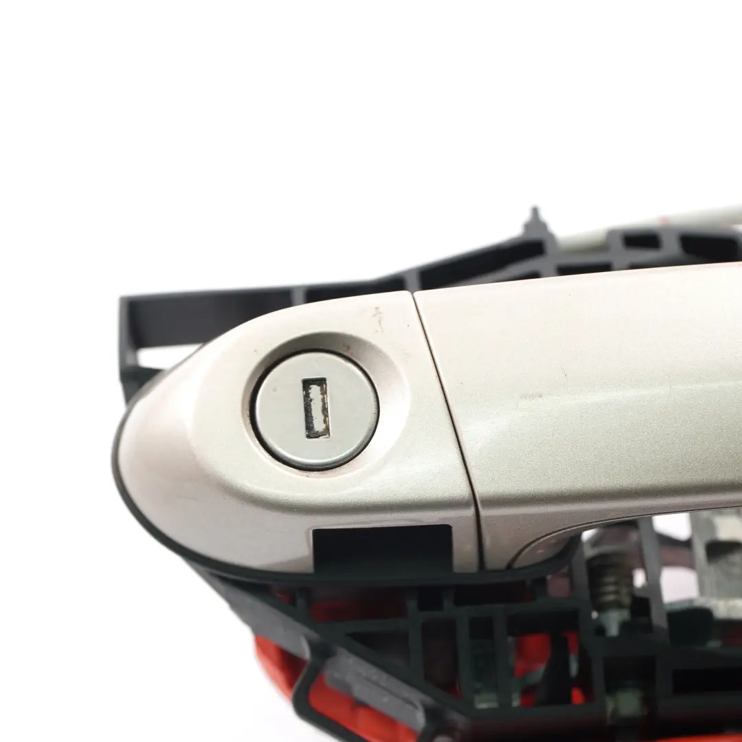 Door Handle BMW F30 F31 Front Right O/S Outside Grab Orion Silver Metallic - A92 to with Part number 7259828 Door Handle BMW F30 F31 Front Right O/S Outside Grab Orion Silver Metallic - A92 - SKU rhd-7259828-ORION1 - Part number 7259828