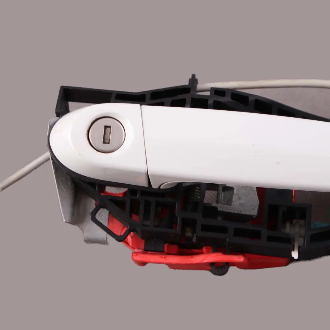 Door Handle BMW F30 F31 Front Right O/S Outside Grab Alpinweiss Alpine White 300 to with Part number 7259830 Door Handle BMW F30 F31 Front Right O/S Outside Grab Alpinweiss Alpine White 300 - SKU rhd-7259830-AW - Part number 7259830