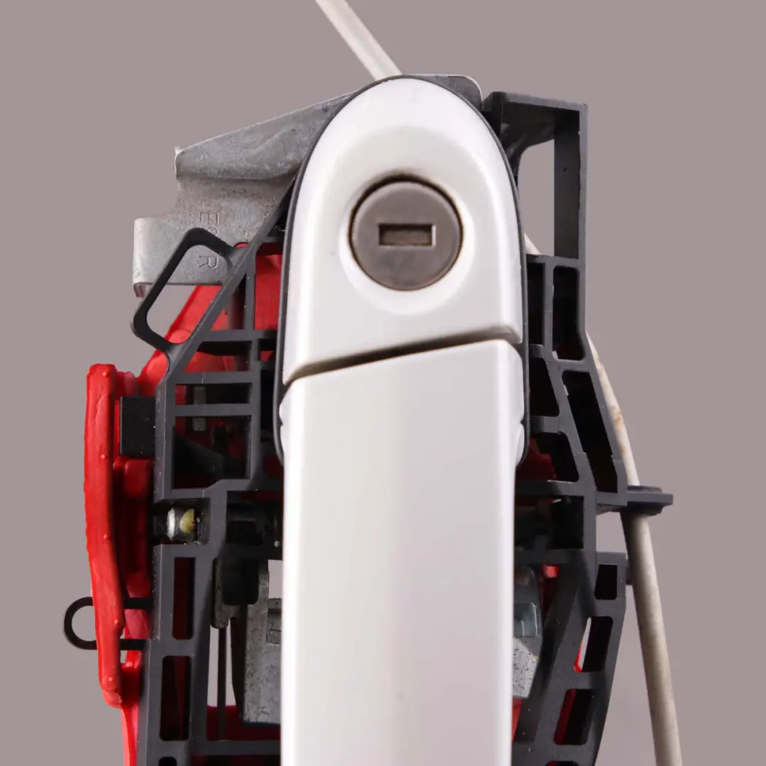 Door Handle BMW F30 F31 Front Right O/S Outside Grab Alpinweiss Alpine White 300 to with Part number 7259830 Door Handle BMW F30 F31 Front Right O/S Outside Grab Alpinweiss Alpine White 300 - SKU rhd-7259830-AW - Part number 7259830