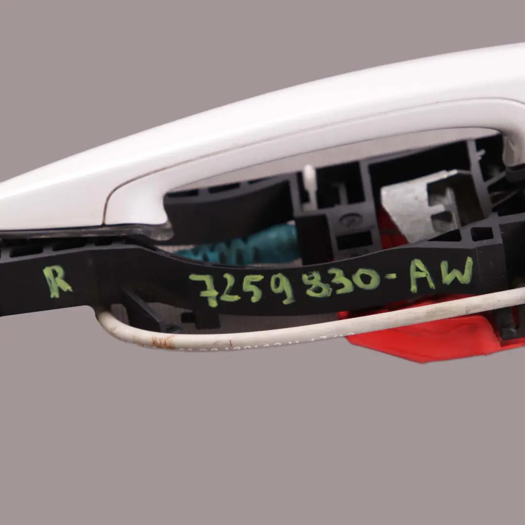 Door Handle BMW F30 F31 Front Right O/S Outside Grab Alpinweiss Alpine White 300 to with Part number 7259830 Door Handle BMW F30 F31 Front Right O/S Outside Grab Alpinweiss Alpine White 300 - SKU rhd-7259830-AW - Part number 7259830