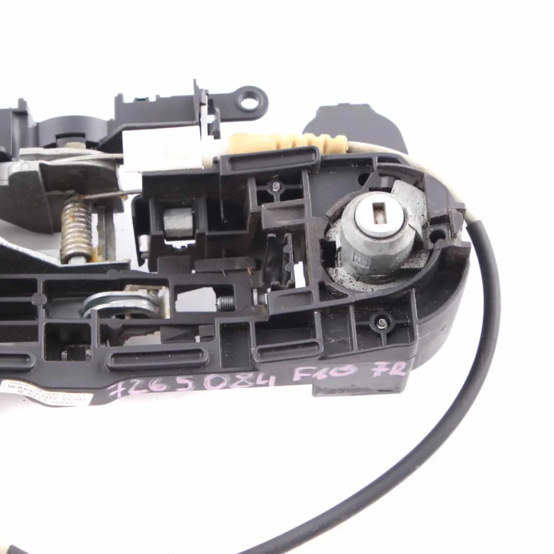 Door Handle Base BMW F10 F11 Front Right O/S Grab Carrier Outside to with Part number 7265084 Door Handle Base BMW F10 F11 Front Right O/S Grab Carrier Outside - SKU rhd-7265084 - Part number 7265084