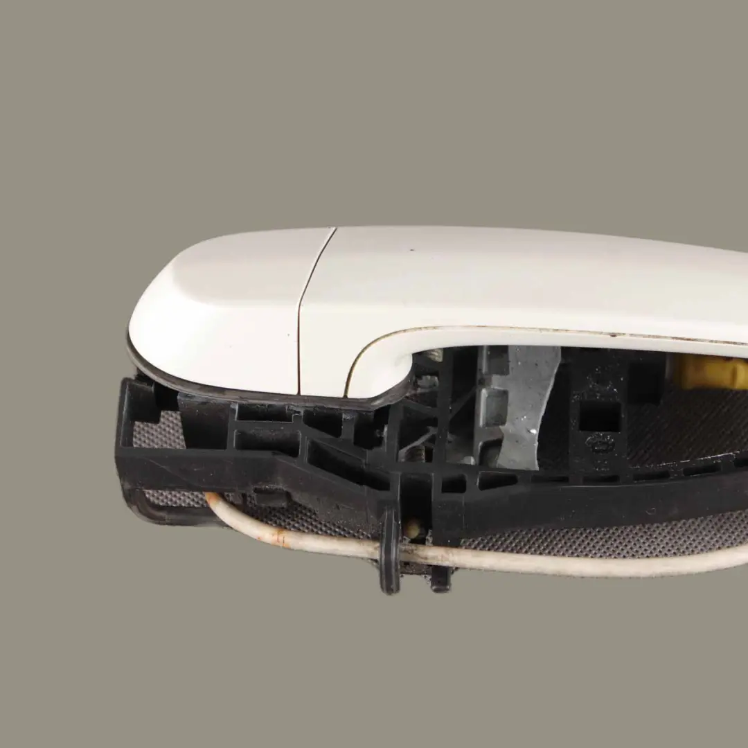 Grab Handle Door BMW F21 F22 2 Left N/S Mineralweiss Mineral White A96 to with Part number 7268446 Grab Handle Door BMW F21 F22 2 Left N/S Mineralweiss Mineral White A96 - SKU rhd-7268446-MW2 - Part number 7268446