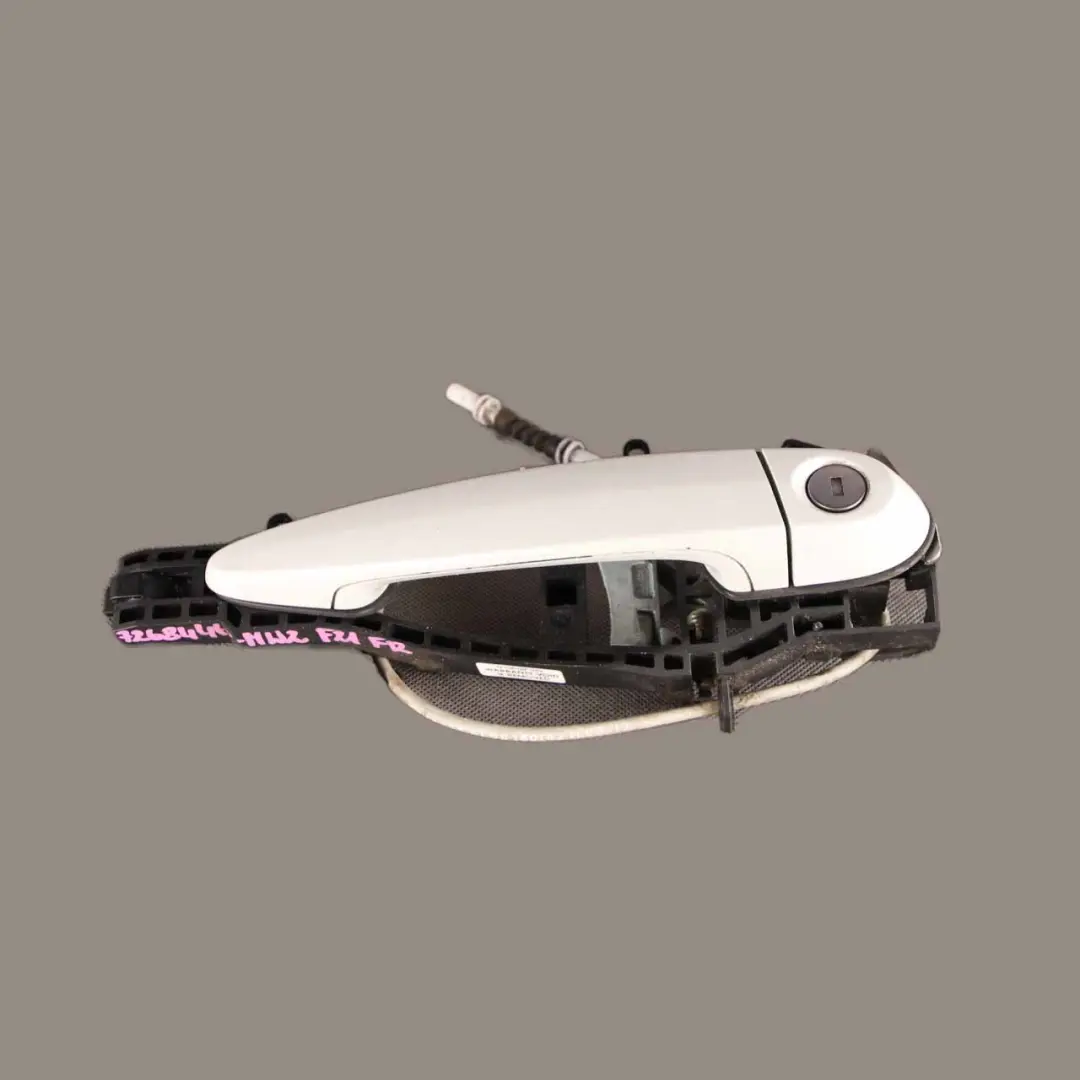 Grab Handle Door BMW F21 F22 Front Right O/S Mineralweiss Mineral White A96 to with Part number 7268446 Grab Handle Door BMW F21 F22 Front Right O/S Mineralweiss Mineral White A96 - SKU rhd-7268446-MW3 - Part number 7268446