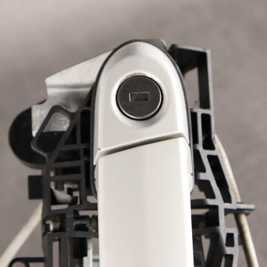 Grab Handle Door BMW F21 F22 Front Right O/S Mineralweiss Mineral White A96 to with Part number 7268446 Grab Handle Door BMW F21 F22 Front Right O/S Mineralweiss Mineral White A96 - SKU rhd-7268446-MW3 - Part number 7268446