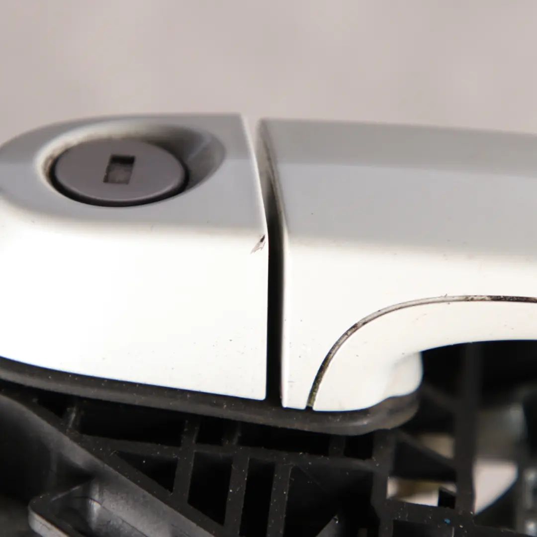 Grab Handle Door BMW F21 F22 Front Right O/S Mineralweiss Mineral White A96 to with Part number 7268446 Grab Handle Door BMW F21 F22 Front Right O/S Mineralweiss Mineral White A96 - SKU rhd-7268446-MW3 - Part number 7268446