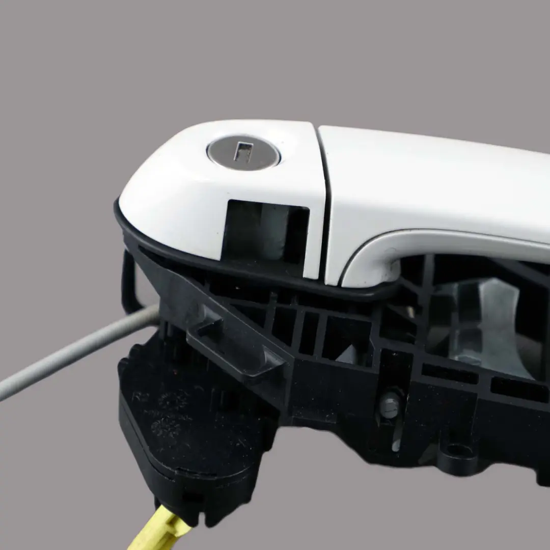 BMW 4 F32 F33 F82 M4 Grab Handle Front Right O/S Door Alpinweiss 3 - 300 White - SKU rhd-7290116-AW1 - Part number 0445184