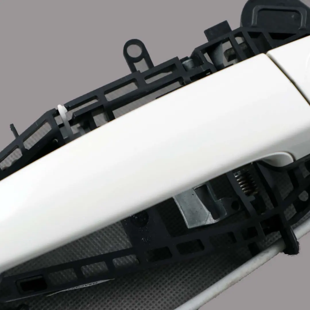 BMW 4 F32 F33 F82 M4 Grab Handle Front Right O/S Door Alpinweiss 3 - 300 White - SKU rhd-7290116-AW1 - Part number 0445184