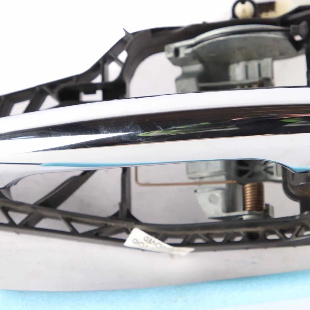 Grab Handle Mini F55 F56 F60 Outside Door Chrome Front Right O/S Carrier to with Part number 7434536 Grab Handle Mini F55 F56 F60 Outside Door Chrome Front Right O/S Carrier - SKU rhd-7434536-1 - Part number 7434536