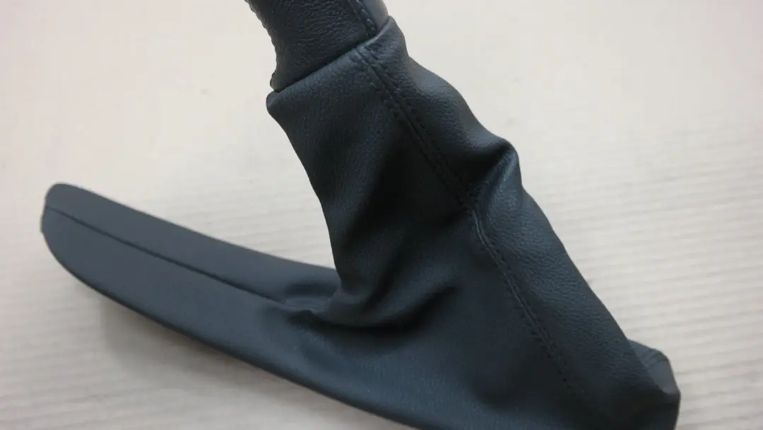 Handbrake Lever Cover Leather Black 9142745 to BMW 1 Series E81 E82 E87 E87N E88 with Part number 8036111 BMW 1 Series E81 E82 E87 E87N E88 Handbrake Lever Cover Leather Black 9142745 - SKU rhd-8036111 - Part number 8036111