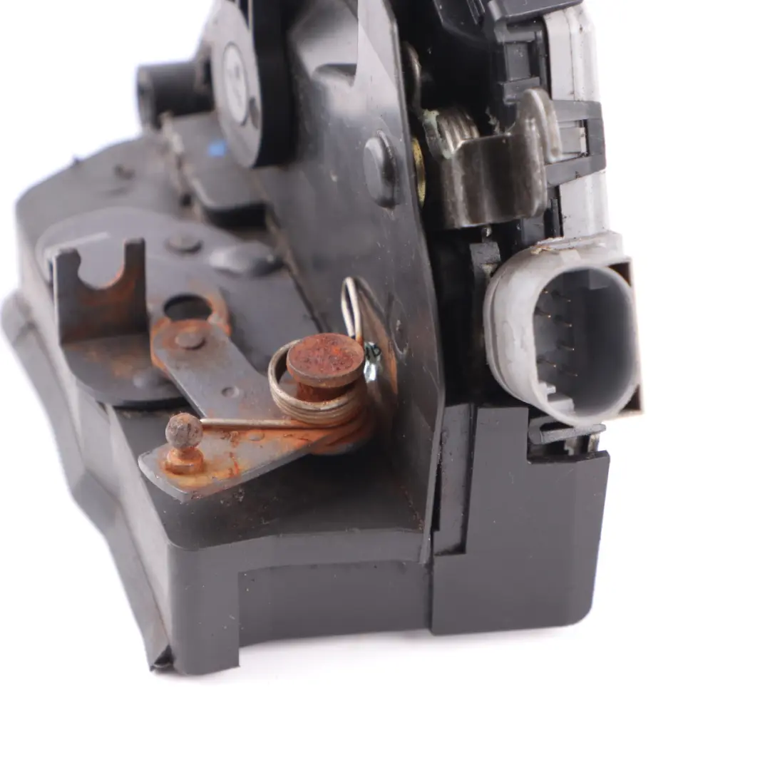 Door Lock Latch Motor Actuator Front Right O/S to BMW X5 E53 with Part number 8402538 BMW X5 E53 Door Lock Latch Motor Actuator Front Right O/S - SKU rhd-8402538-1 - Part number 8402538