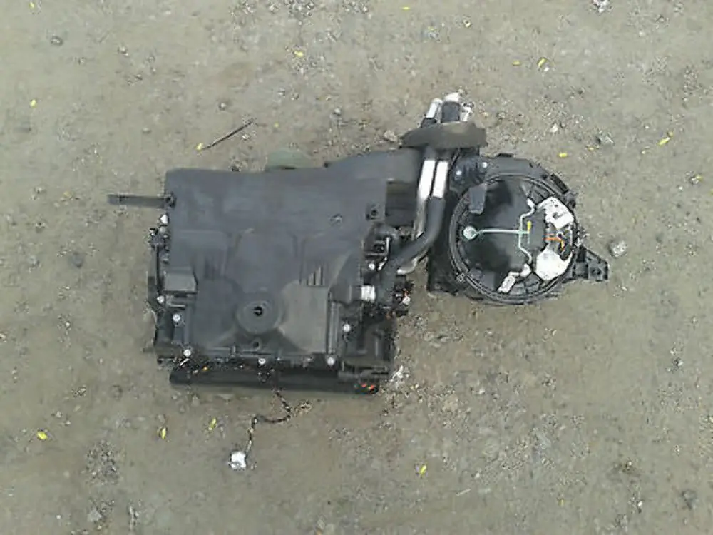 Heater Radiator Matrix Unit Complete IHKA to BMW 1 Series e81 e87 with Part number 64119134062 BMW 1 Series e81 e87 Heater Radiator Matrix Unit Complete IHKA - SKU rhd-9134062 - Part number 64119134062