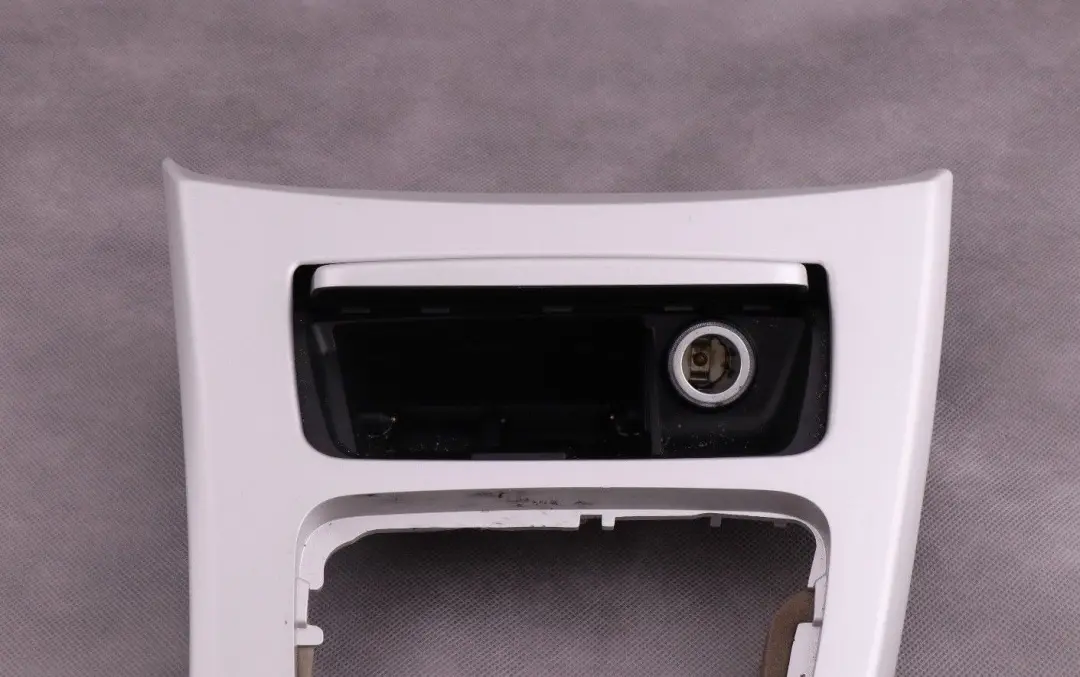 Centre Console Trim Ashtray Gear Surround Satinsilber to BMW 3 Series E90 LCI Cover with Part number 9197237 BMW 3 Series E90 LCI Cover Centre Console Trim Ashtray Gear Surround Satinsilber - SKU rhd-9197237-1 - Part number 9197237