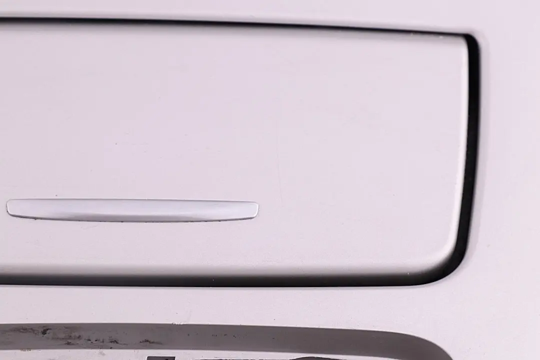 Centre Console Trim Ashtray Gear Surround Satinsilber to BMW 3 Series E90 LCI Cover with Part number 9197237 BMW 3 Series E90 LCI Cover Centre Console Trim Ashtray Gear Surround Satinsilber - SKU rhd-9197237-1 - Part number 9197237