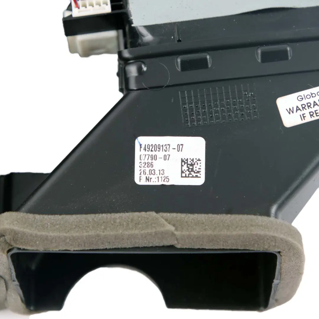 Fresh Air Grille Center Vent Dash Dashboard to BMW 5 Series F10 F11 with Part number 9209137 BMW 5 Series F10 F11 Fresh Air Grille Center Vent Dash Dashboard - SKU rhd-9209137 - Part number 9209137