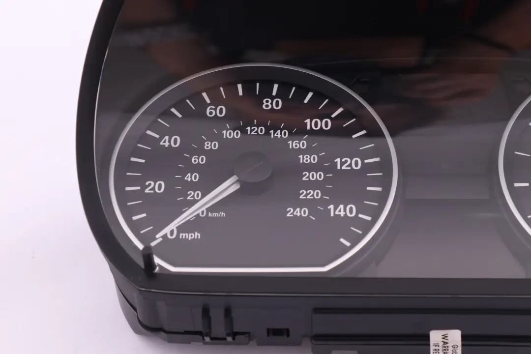 Instrument Cluster Speedo Clocks Petrol 9220942 to BMW 1 Series E81 E87 LCI with Part number 6947136 BMW 1 Series E81 E87 LCI Instrument Cluster Speedo Clocks Petrol 9220942 - SKU rhd-9220942 - Part number 6947136