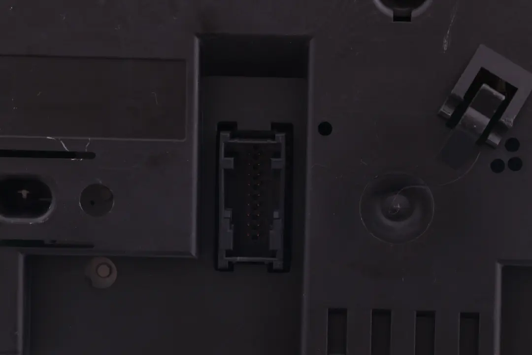 Instrument Cluster Speedo Clocks Petrol 9220942 to BMW 1 Series E81 E87 LCI with Part number 6947136 BMW 1 Series E81 E87 LCI Instrument Cluster Speedo Clocks Petrol 9220942 - SKU rhd-9220942 - Part number 6947136