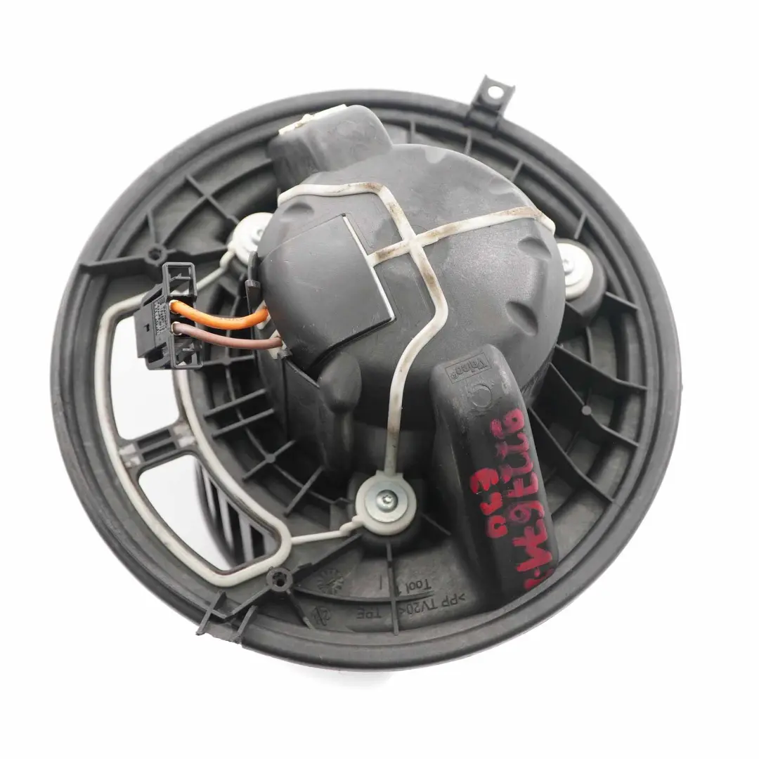 Heater Fan Blower Unit Motor Fan to BMW E81 E87 E90 E91 E92 E93 with Part number 9227671 BMW E81 E87 E90 E91 E92 E93 Heater Fan Blower Unit Motor Fan - SKU rhd-9227671-2 - Part number 9227671