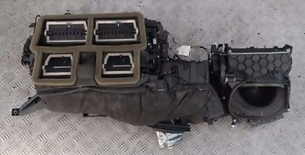 Complete Air Con Heater Matrix Housing Diesel to BMW 1 2 3 4 Series F20 F22 F30 F32 with Part number 9238643 BMW 1 2 3 4 Series F20 F22 F30 F32 Complete Air Con Heater Matrix Housing Diesel - SKU rhd-9238643 - Part number 9238643