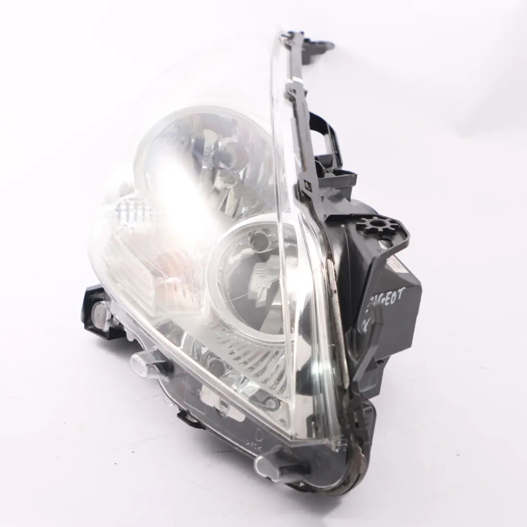 Headlight Headlamp Lamp Light Front Right O/S to Peugeot 3008 with Part number 9685472680 Peugeot 3008 Headlight Headlamp Lamp Light Front Right O/S - SKU rhd-9685472680 - Part number 9685472680