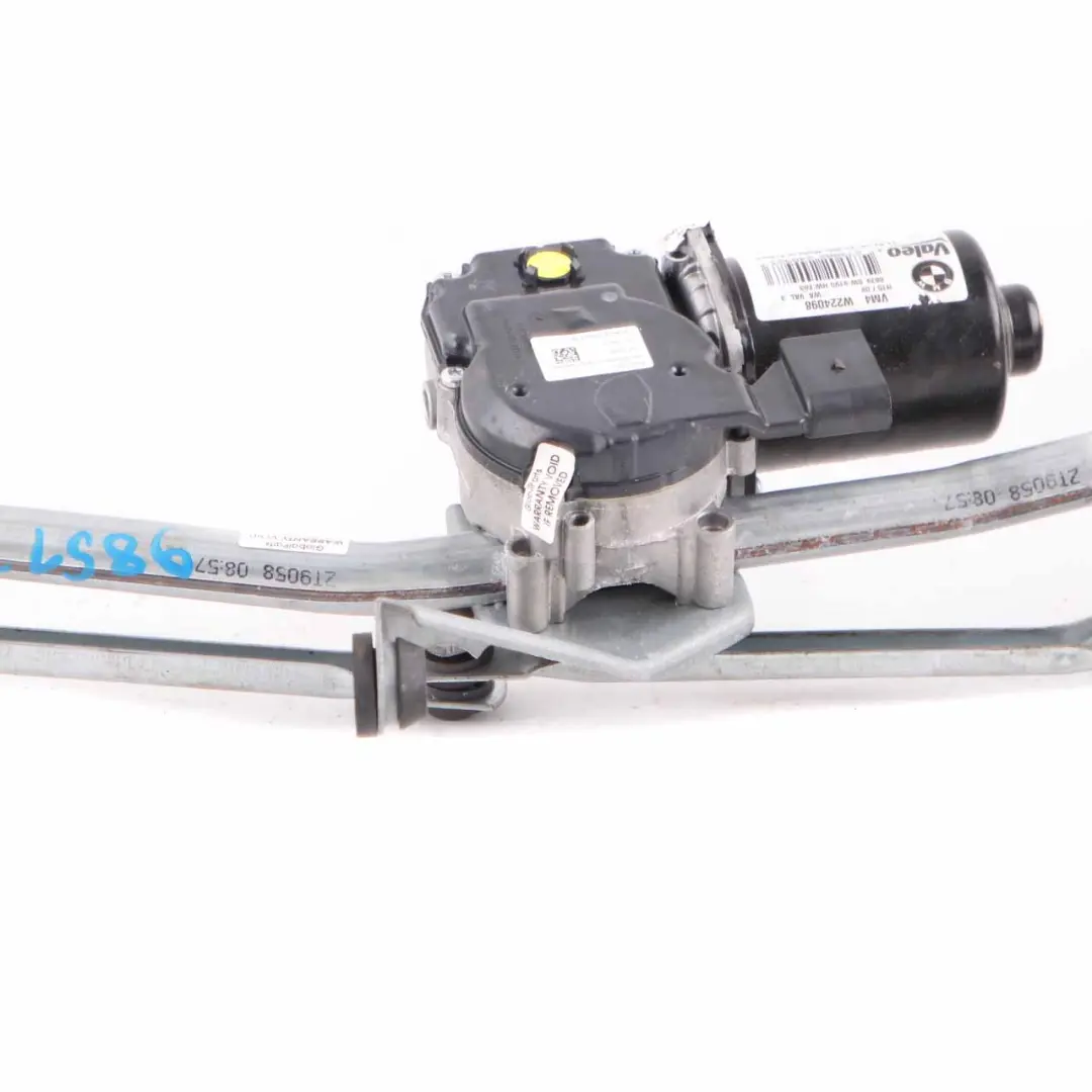 Front Windscreen Motor Wiper System Linkage to BMW G30 G31 with Part number 9851352 BMW G30 G31 Front Windscreen Motor Wiper System Linkage - SKU rhd-9851352 - Part number 9851352