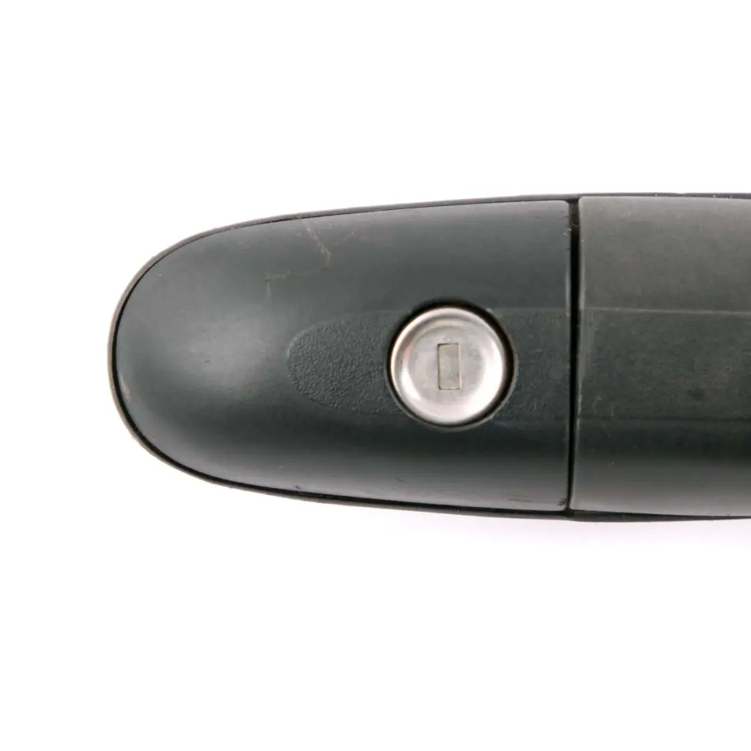 Maniglia anteriore destra Esterno primerizzato per Mercedes Vito W639 con numero di parte A0007602459 Mercedes Vito W639 Maniglia anteriore destra Esterno primerizzato - SKU A0007602459 - Numero di parte A0007602459