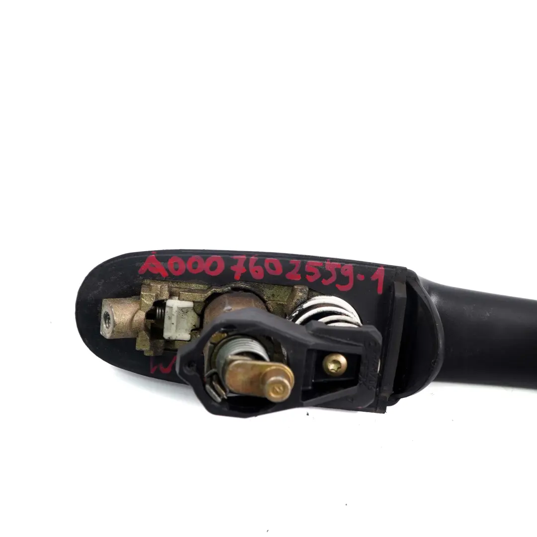 Mercedes-Benz Vito W639 Front Right O/S Door Outside Handle Primed to with Part number A0007602559 Mercedes-Benz Vito W639 Front Right O/S Door Outside Handle Primed - SKU rhd-A0007602559-1 - Part number A0007602559