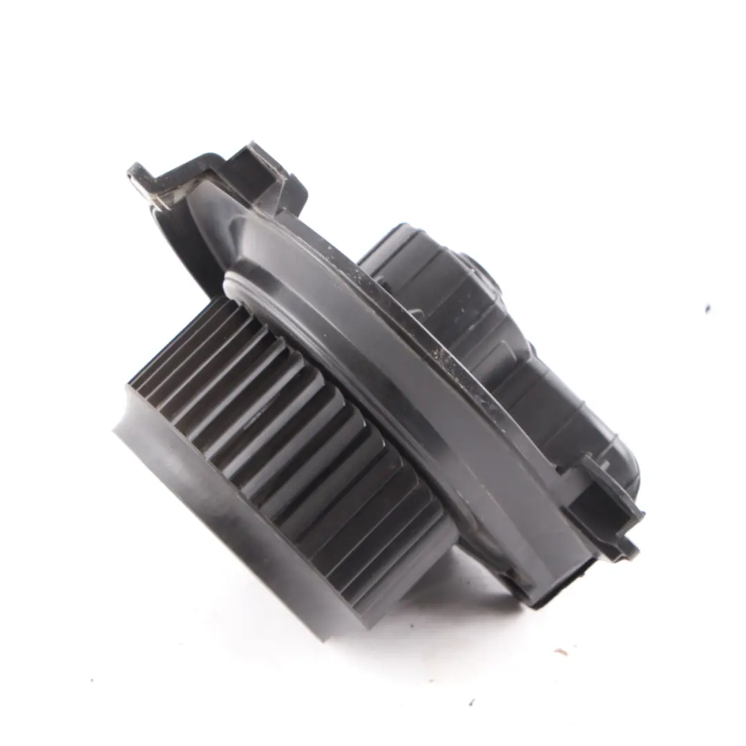 W907 W910 Heater Blower Motor Fan Diesel to Mercedes Sprinter with Part number A0008308002 Mercedes Sprinter W907 W910 Heater Blower Motor Fan Diesel - SKU rhd-A0008308002 - Part number A0008308002