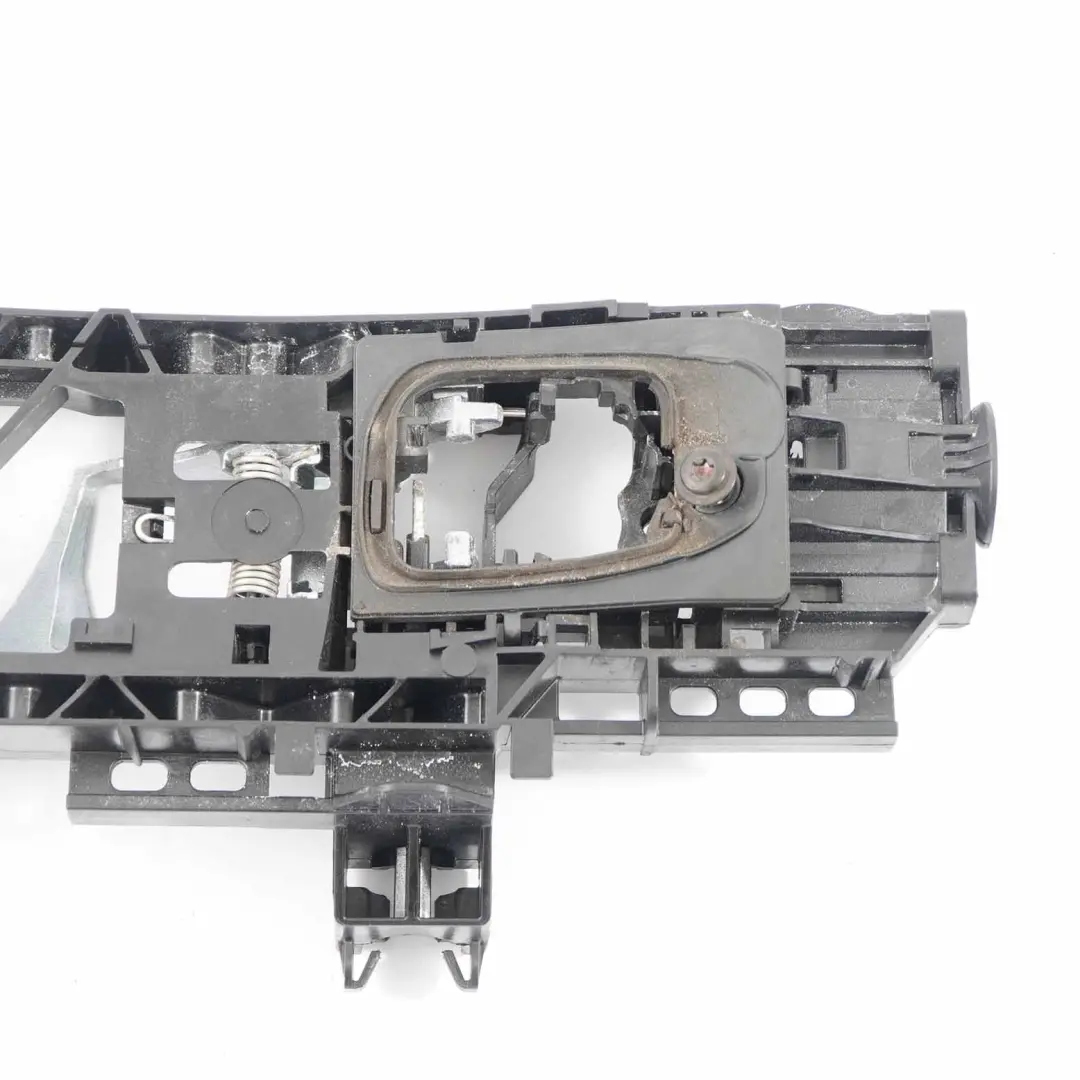 Ramka Podstawa Klamki Drzwi Przód Tył Lewy do Mercedes W205 W213 o numerze A0997601700 Mercedes W205 W213 Ramka Podstawa Klamki Drzwi Przód Tył Lewy - SKU A0997601700 - Numer Części A0997601700