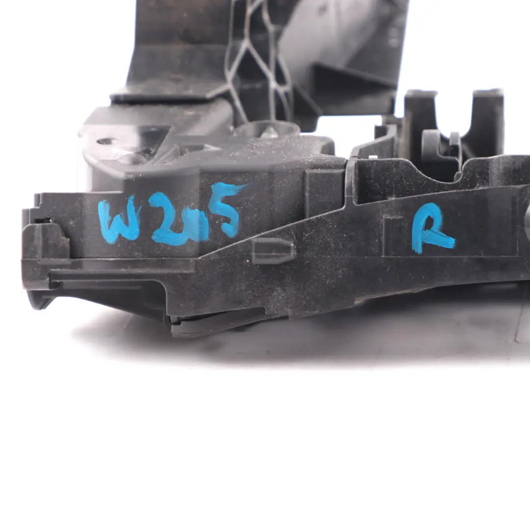 Mercedes CLK W209 Türgriffsockel Vorne Rechts Halterung Lager A2097600234 - SKU rhd-A0997604600 - Teilenummer A0997604600