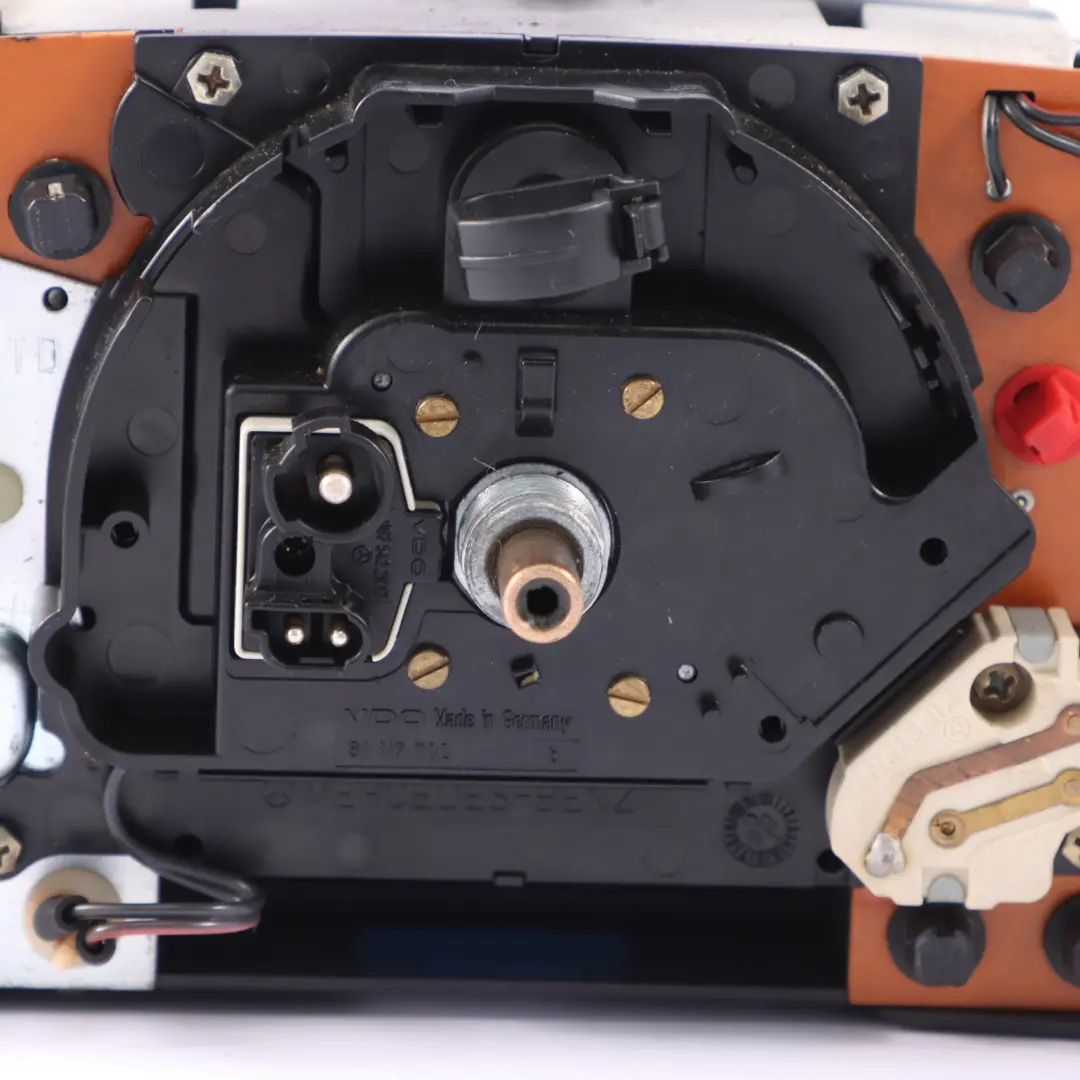 Instrument Cluster Speedo Meter Automatic to Mercedes W124 Petrol with Part number A1245431425 Mercedes W124 Petrol Instrument Cluster Speedo Meter Automatic - SKU rhd-A1245431425 - Part number A1245431425