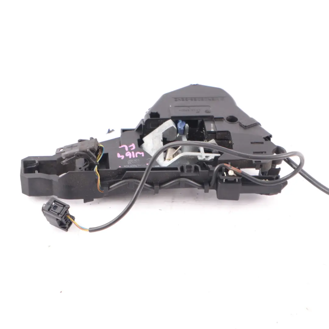 Door Handle Base Front Left N/S Grab Bracket A1647601934 to Mercedes ML W164 with Part number A1647201335 Mercedes ML W164 Door Handle Base Front Left N/S Grab Bracket A1647601934 - SKU rhd-A1647201335-1 - Part number A1647201335