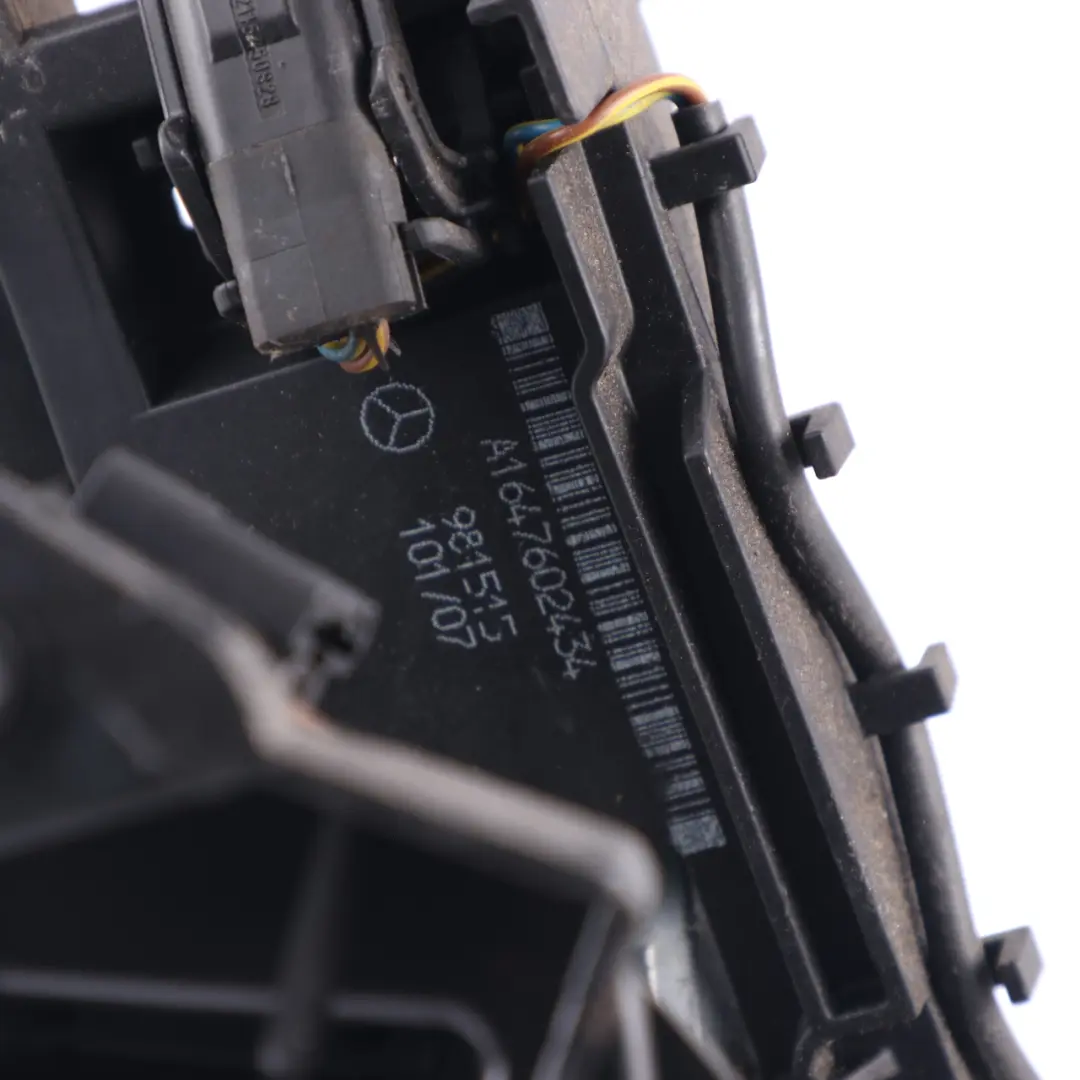 Door Lock Front Right O/S Latch Catch Mechanism A1647602434 to Mercedes ML W164 with Part number A1647202235 Mercedes ML W164 Door Lock Front Right O/S Latch Catch Mechanism A1647602434 - SKU rhd-A1647202235 - Part number A1647202235