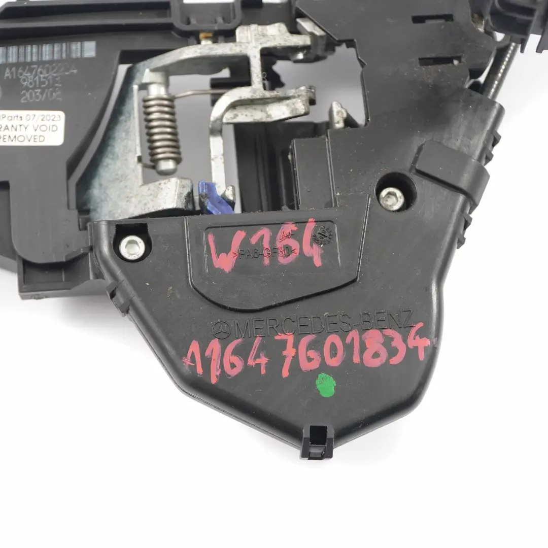  Mercedes-Benz M-Class ML W164 Front Right O/S Door Handle Carrier Base - SKU rhd-A1647601834 - Part number A1647601834