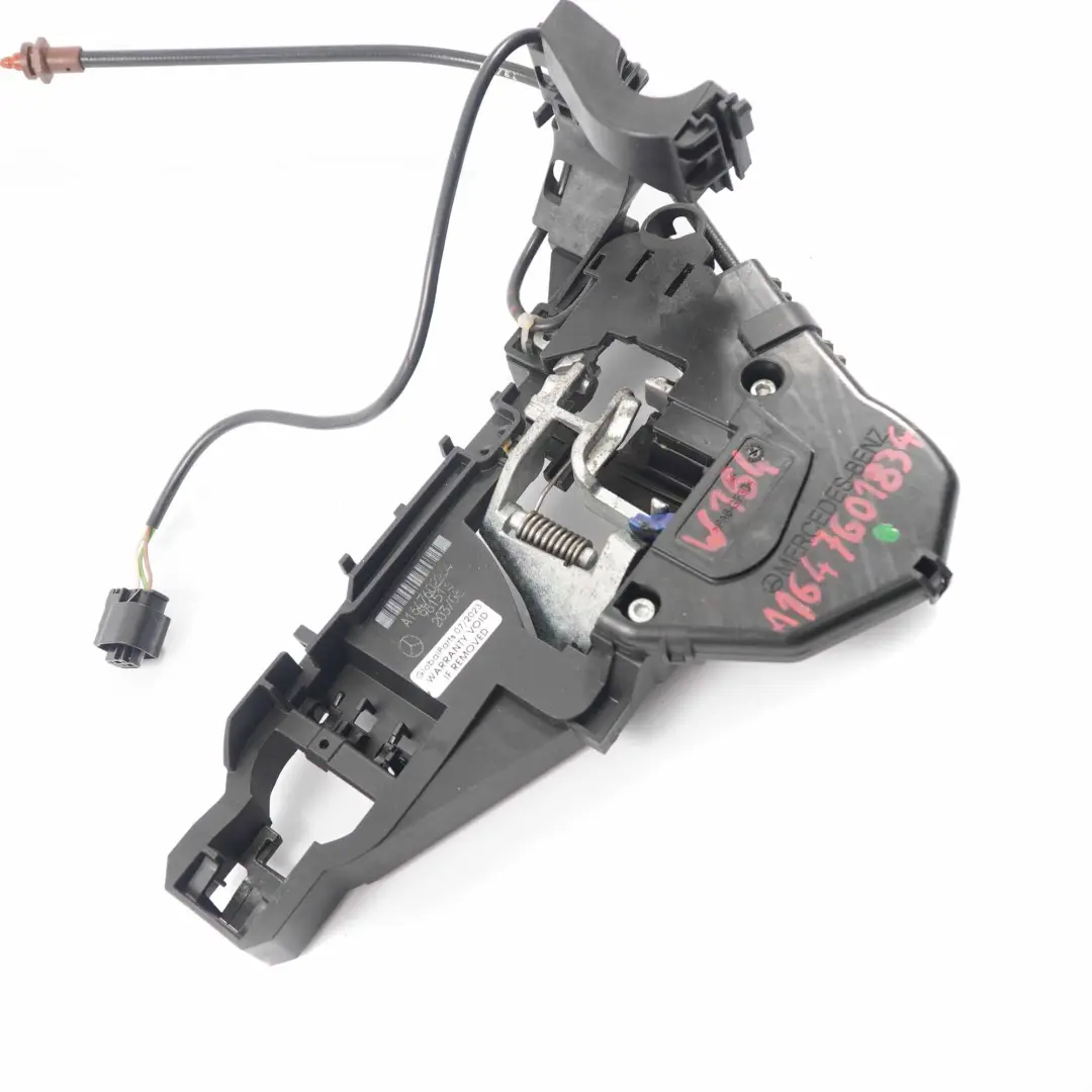 Mercedes-Benz M-Class ML W164 Front Right O/S Door Handle Carrier Base to with Part number A1647601834 Mercedes-Benz M-Class ML W164 Front Right O/S Door Handle Carrier Base - SKU rhd-A1647601834 - Part number A1647601834
