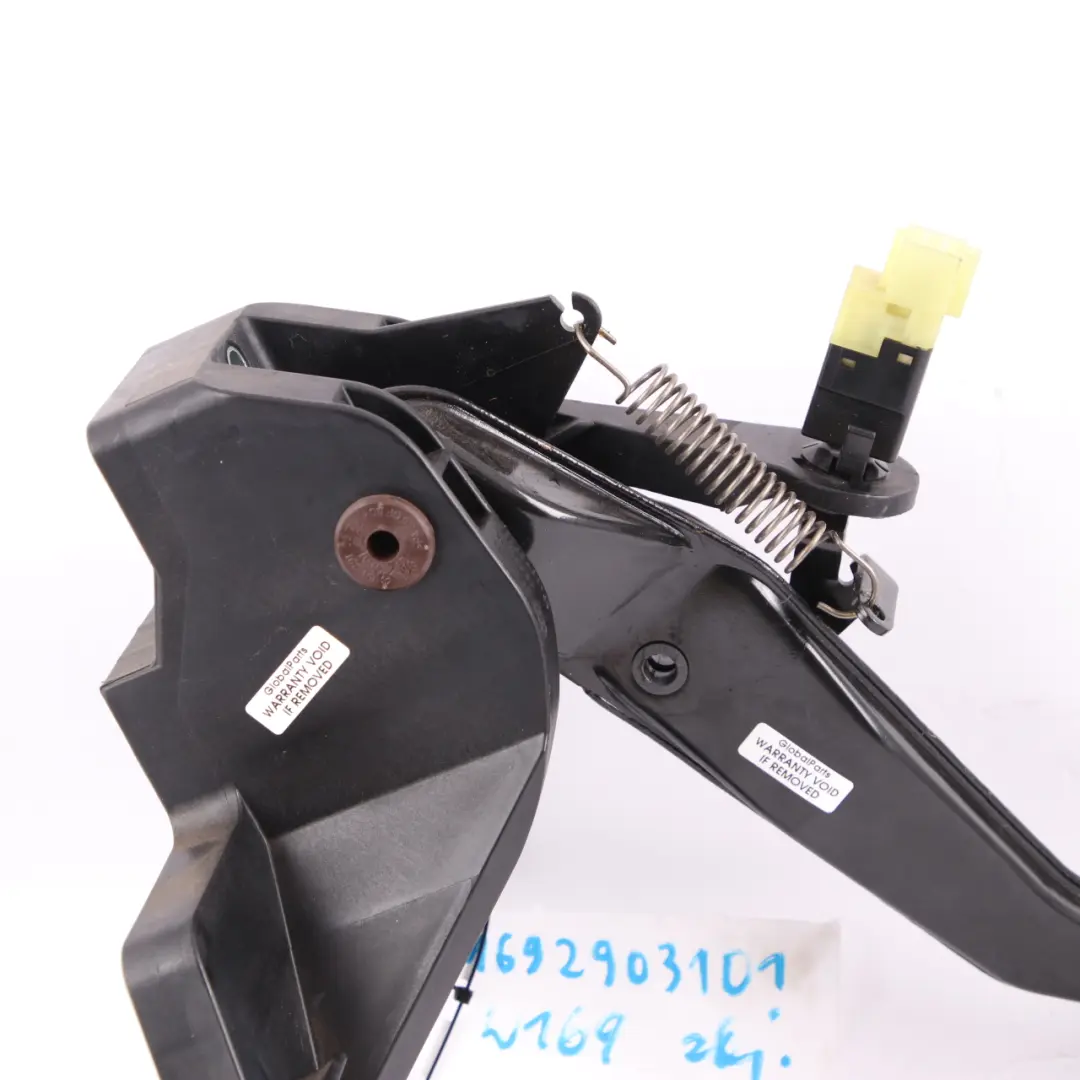 Brake Pedal Mercedes W169 W245 Auto Automatic Gearbox to with Part number A1692903101 Brake Pedal Mercedes W169 W245 Auto Automatic Gearbox - SKU RHD-A1692903101 - Part number A1692903101