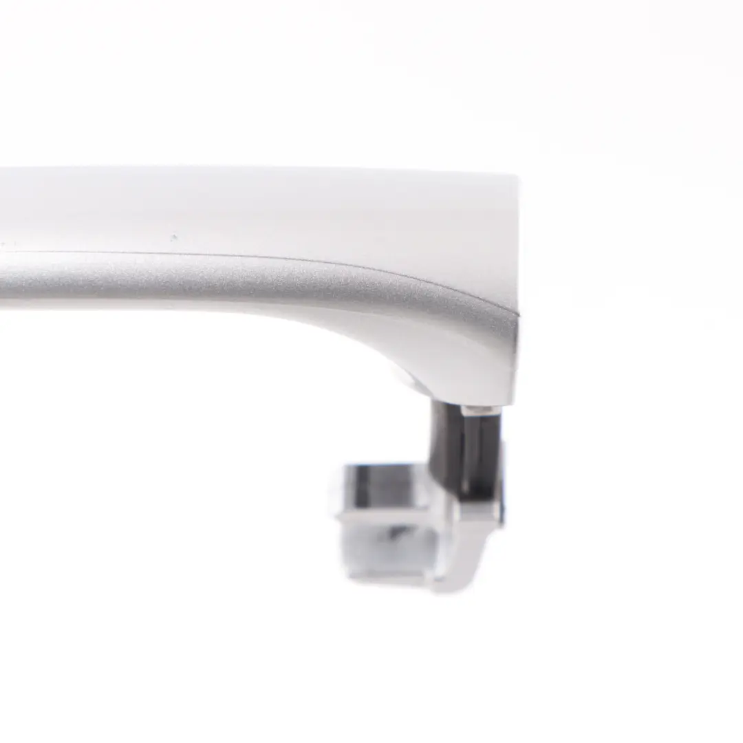 Poignée Porte Avant Gauche N/S Argent Iridium Métallisé 775 pour Mercedes SLK R171 à propos du numéro de pièce A1717600370 Mercedes SLK R171 Poignée Porte Avant Gauche N/S Argent Iridium Métallisé 775 - SKU A1717600370-IRS - Numéro de pièce A1717600370