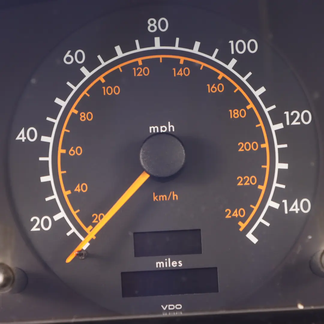 Instrument Cluster Speedo Meter Automatic to Mercedes W202 Petrol with Part number A2025404911 Mercedes W202 Petrol Instrument Cluster Speedo Meter Automatic - SKU rhd-A2025404911 - Part number A2025404911