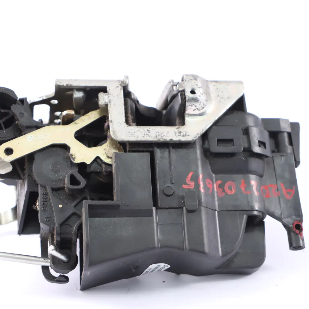 Front Right O/S Door Lock Mechanism Actuator to Mercedes W202 W210 with Part number A2027203635 Mercedes W202 W210 Front Right O/S Door Lock Mechanism Actuator - SKU rhd-A2027203635 - Part number A2027203635