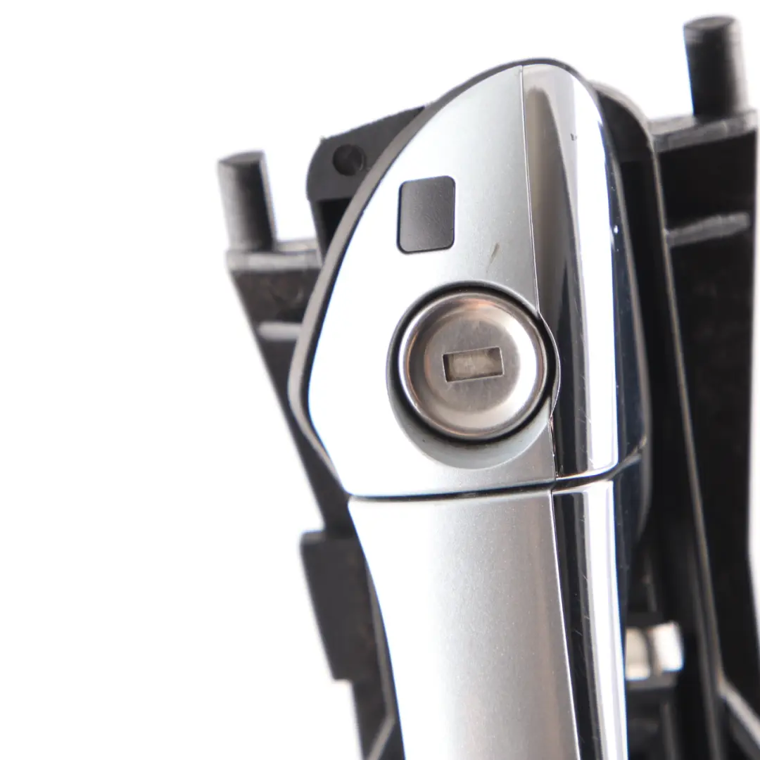 Door Handle Front Right O/S Tellurium Silver Metallic - 762 to Mercedes CLK W209 with Part number A2037600834 Mercedes CLK W209 Door Handle Front Right O/S Tellurium Silver Metallic - 762 - SKU rhd-A2037600834-TES - Part number A2037600834