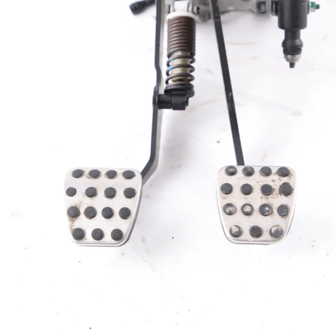 Brake Clutch Pedals Box Manual Transmission A2042909801 to Mercedes W204 W212 with Part number A2042908301 Mercedes W204 W212 Brake Clutch Pedals Box Manual Transmission A2042909801 - SKU rhd-A2042908301-2 - Part number A2042908301