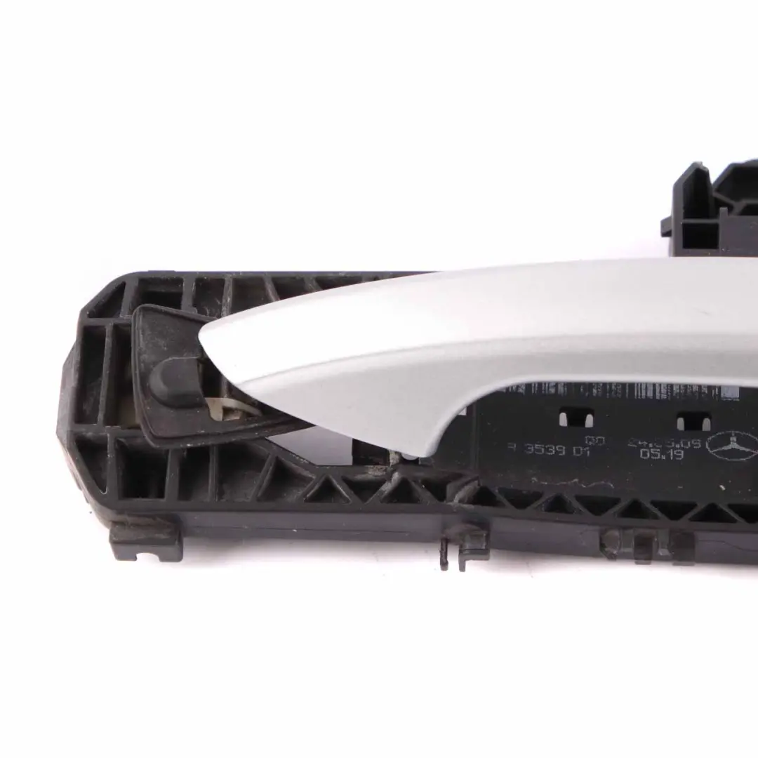 Door Handle Outside Rear Right O/S Iridium Silver Metallic 775 to Mercedes W212 with Part number A2047304435 Mercedes W212 Door Handle Outside Rear Right O/S Iridium Silver Metallic 775 - SKU rhd-A2047304435-IRS - Part number A2047304435